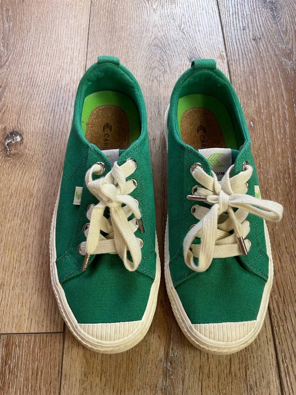 Cariuma IBI Low Top Green Sneakers SizeM6/W7.5